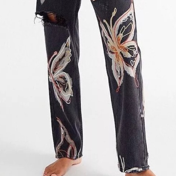 $168 We the Free 24 Butterfly Embroidery Boyfriend-style Jeans Free People Denim - Picture 3 of 5